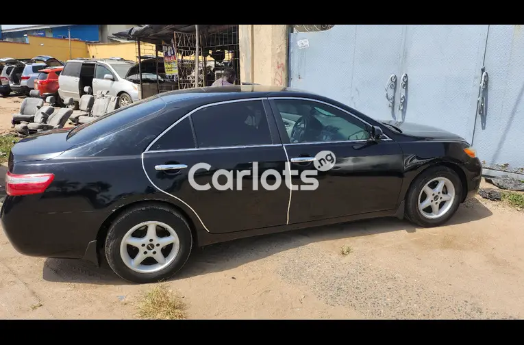 Foreign used 2009 Toyota Camry - 3/5