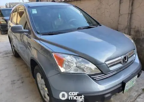 Very Sharp Nigerian Used 2009 Honda CR-V - 2/4