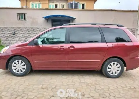 Used Toyota Sienna 2004 - 3/5