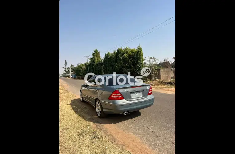 FOREIGN USED FIRST BODY 2007 MERCEDES BENZ C230 SPORT for sale in Kaduna - thumbnail 4