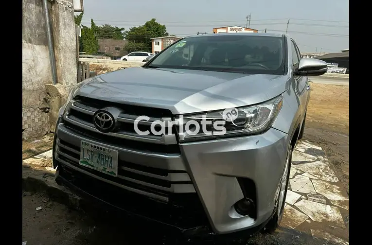 Pre-Owned 2015 Toyota Highlander - 1/5