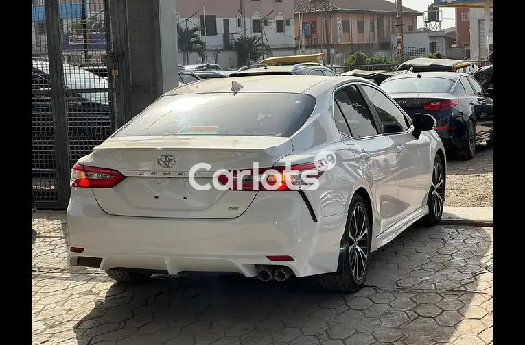 Used Toyota Camry SE 2018 - 5/5