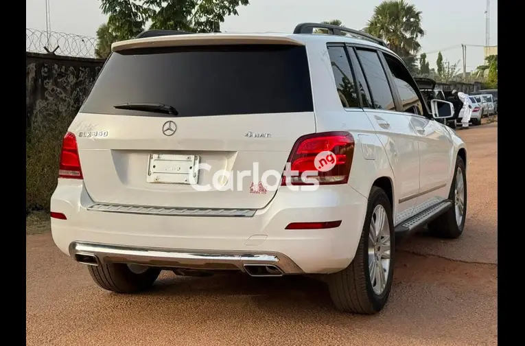 SUPER CLEAN 2013 MERCEDES BENZ GLK350 - 4/5