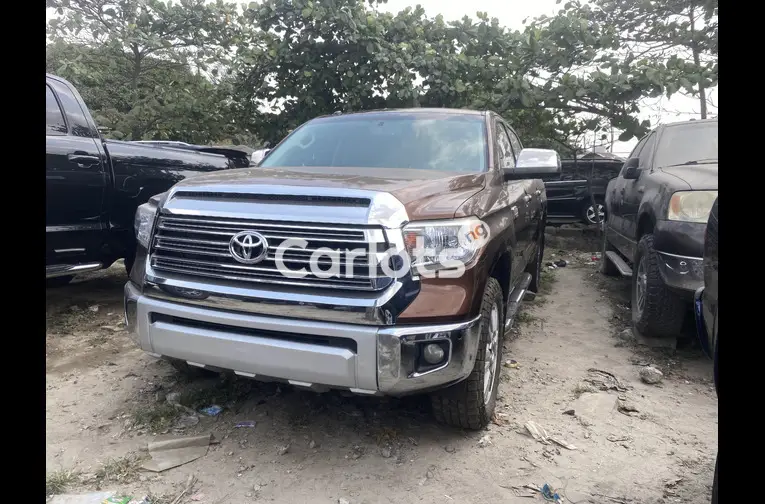 Foreign Used 2016 Toyota tacoma