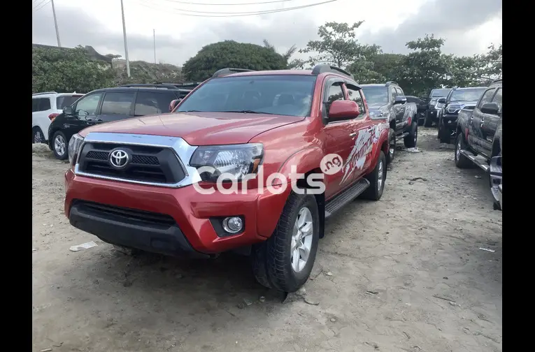 Foreign Used 2013 Toyota tacoma - 1/5