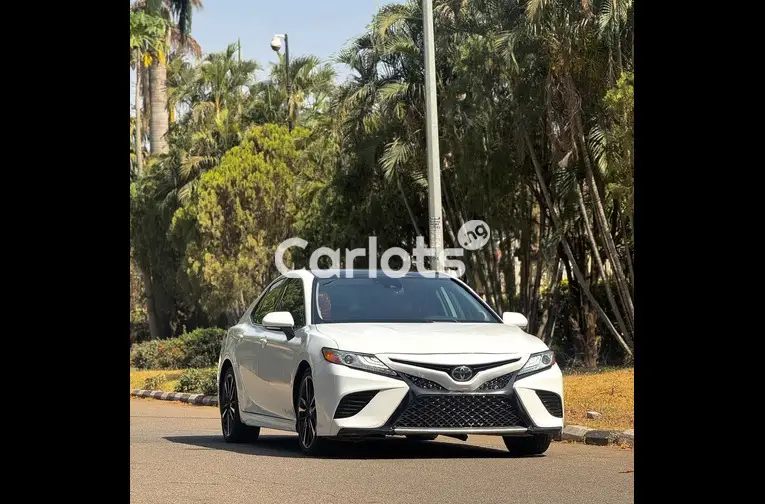 FOREIGN USED 2020 TOYOTA CAMRY XSE FULL OPTION - 1/5