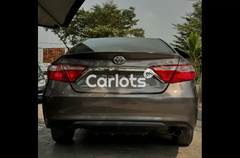 Tokunbo 2017 Toyota Camry SE - 5/5