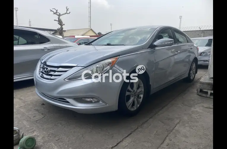 Foreign Used 2012 Hyundai sonata - 1/5