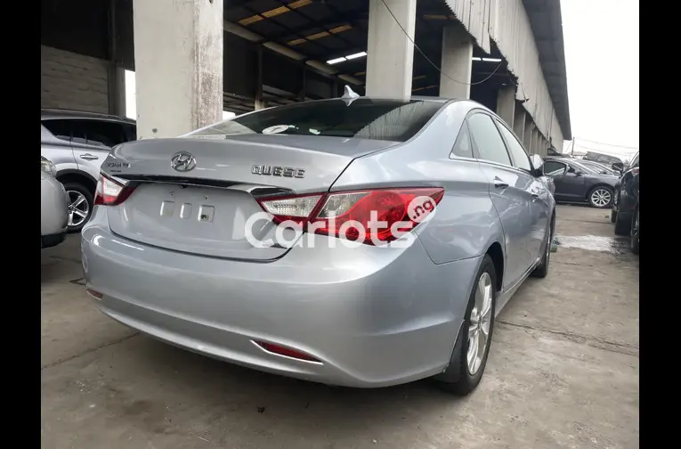 Foreign Used 2012 Hyundai sonata - 4/5