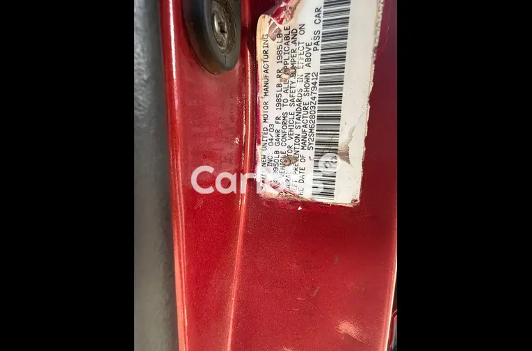 Clean Nigerian used Pontiac Vibe 2004 model for sale in Garki, FCT - photo 2 of 5