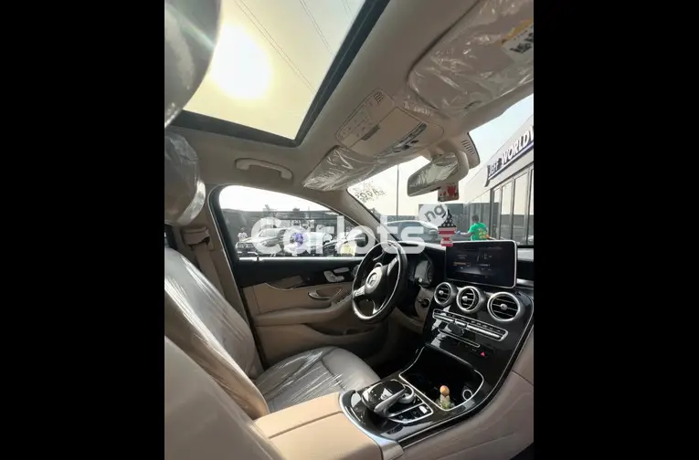 Tokunbo 2017 Mercedes Benz GLC300 Coupe - 3/5