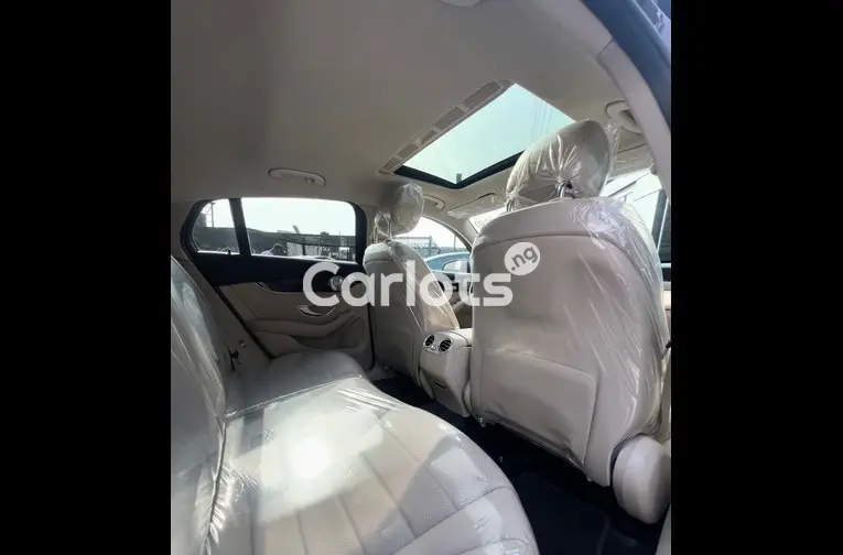 Tokunbo 2017 Mercedes Benz GLC300 Coupe - 4/5