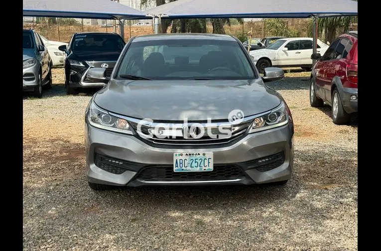 Distress sale clean Honda accord 2016 model