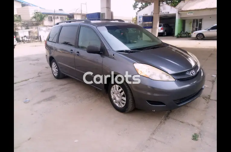 Used Toyota Sienna LE 2008 - 1/5