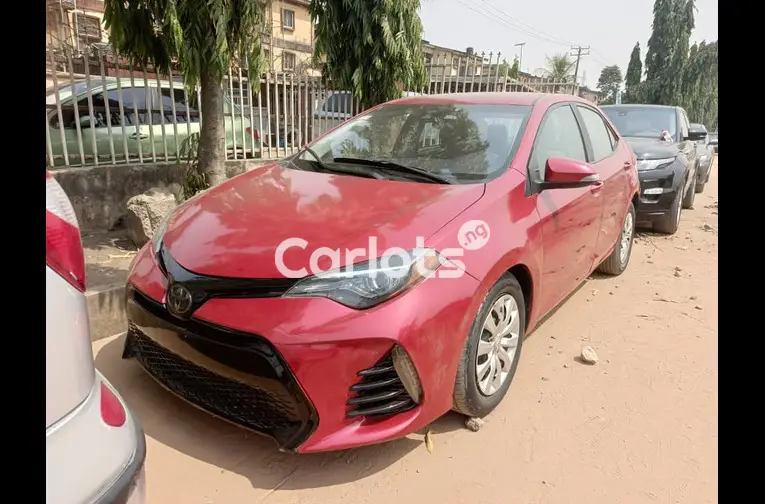 Pre-Owned 2018 Toyota Corolla - 1/5