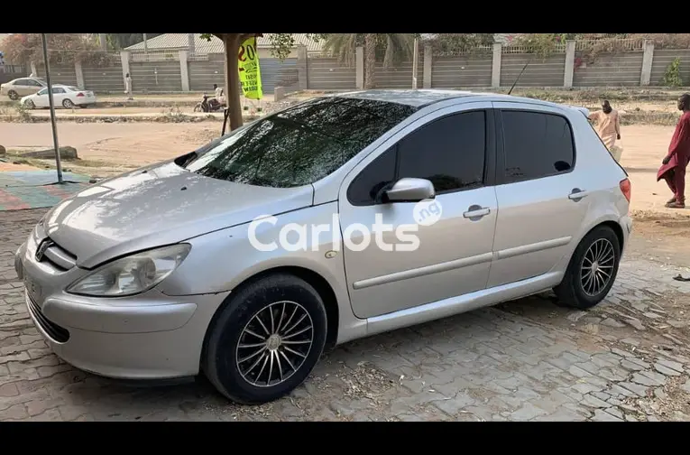 Used Peugeot 307 2004 for sale in Kano, Nigeria - photo 3 of 5