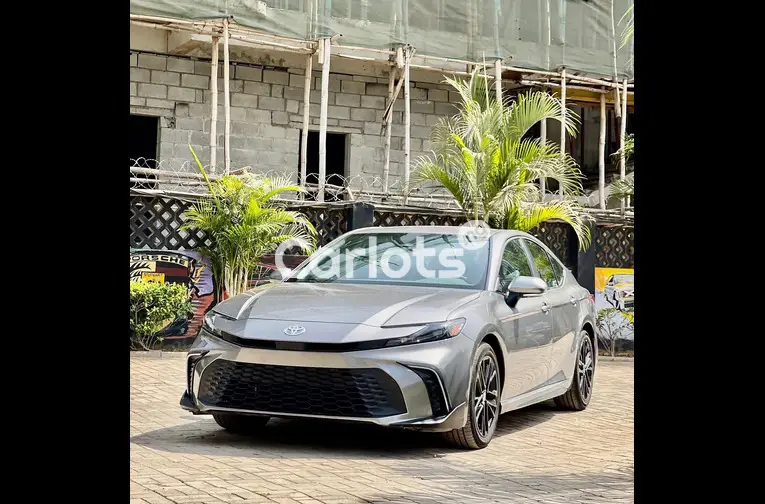 BRAND NEW 2025 TOYOTA CAMRY SE