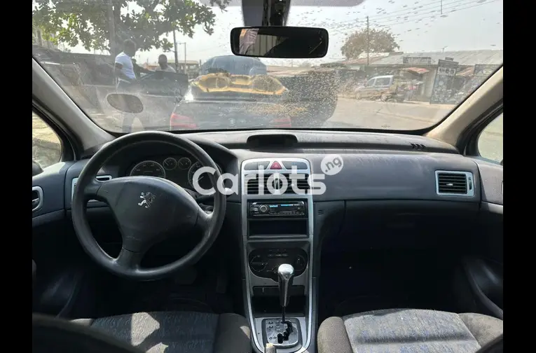 Peugeot 307 2006 Beige for sale in Kaduna - thumbnail 2