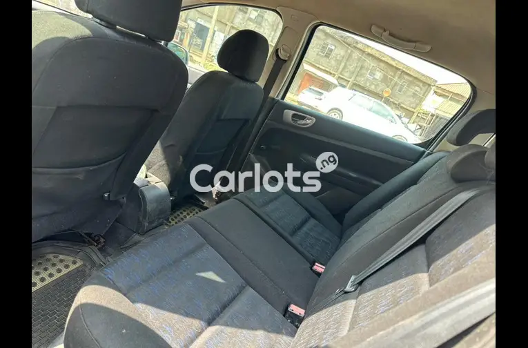 Peugeot 307 2006 Beige for sale in Kaduna - photo 3 of 5