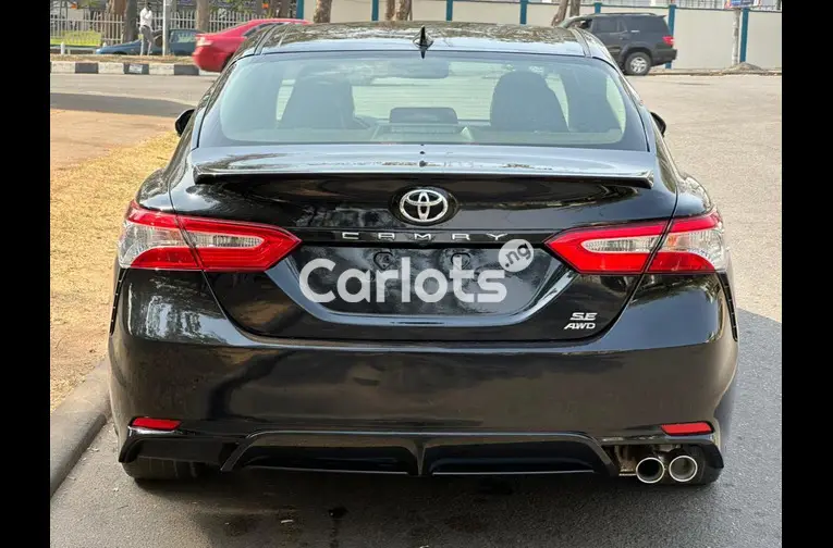 Unregistered Toyota Camry 2020 SE - 3/5