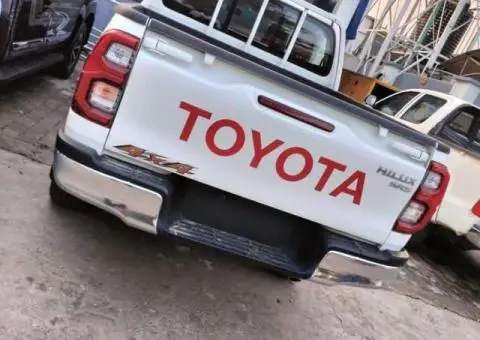 Brand New Toyota Hilux 2023 - 2/5