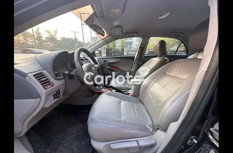 Neatly use 2010 Toyota Corolla for sale in Garki, FCT - photo 4 of 5