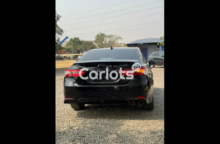 FOREIGN USED 2020 TOYOTA CAMRY SE - 5/5