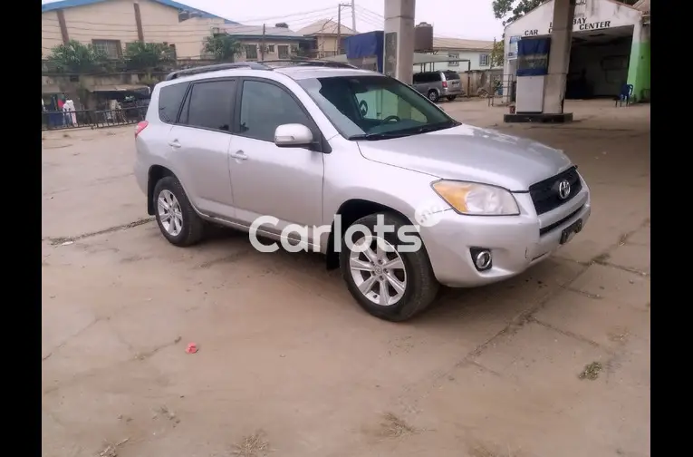 2011 TOYOTA RAV4 FWD