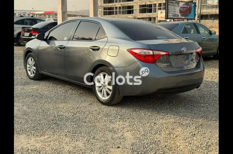 SUPER CLEAN 2014 TOYOTA COROLLA - 5/5