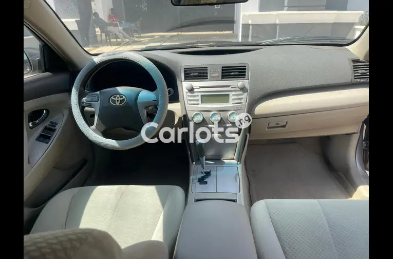 Foreign Used SUPER CLEAN 2008 TOYOTA CAMRY for sale in Kaduna - photo 2 of 5