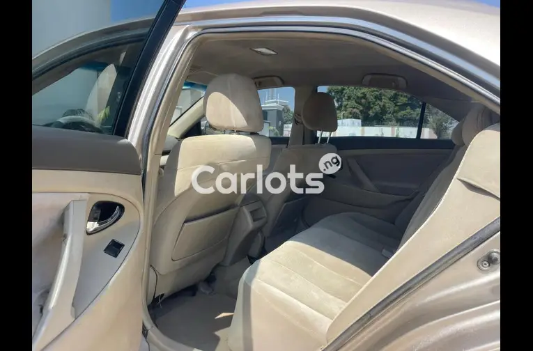 Foreign Used SUPER CLEAN 2008 TOYOTA CAMRY for sale in Kaduna - photo 3 of 5