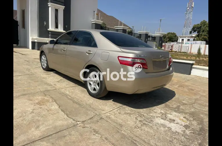 SUPER CLEAN 2008 TOYOTA CAMRY - 4/5