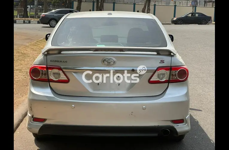 Extremely clean Used Toyota Corolla 2013 - 5/5