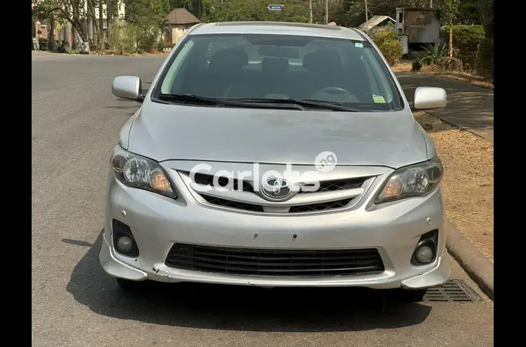 Extremely clean Used Toyota Corolla 2013