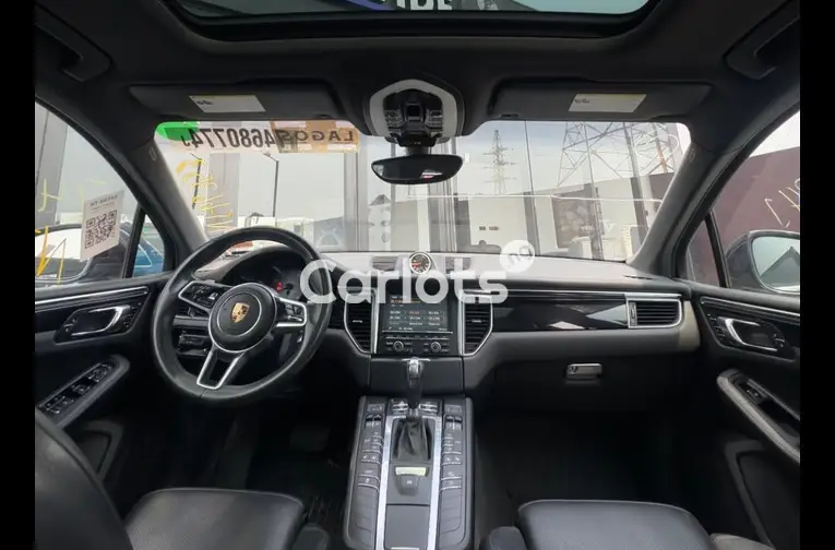 Tokunbo 2016 Porsche Macan S - 2/5