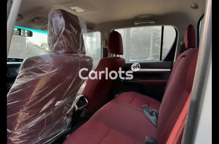 BRAND NEW 2024 TOYOTA HILUX - 3