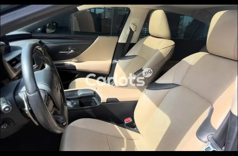 Used Lexus ES350 2014 for sale in Garki, FCT - thumbnail 3