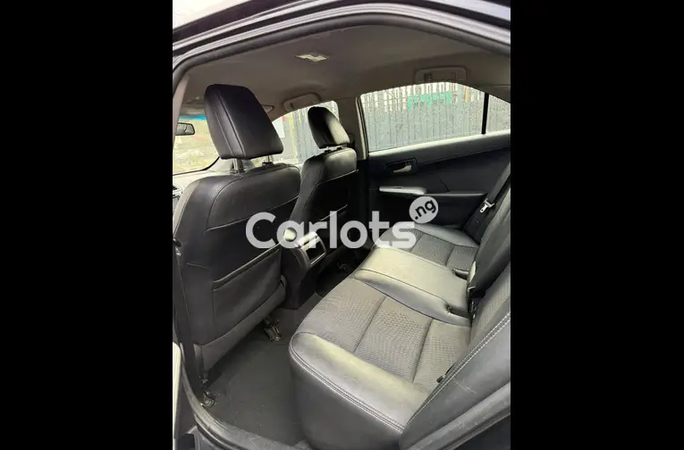 Tokunbo 2014 Toyota Camry SE - 2/5