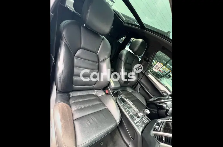 Tokunbo 2015 Porsche Macan Turbo - 4/5