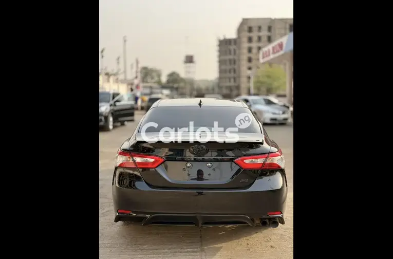 FOREIGN USED 2020 TOYOTA CAMRY SE - 5/5