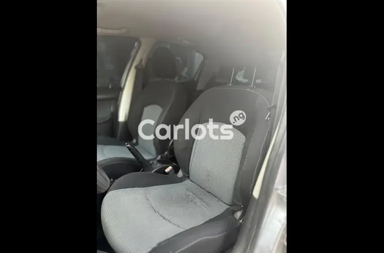 Used Peugeot 206 2004 for sale in Kano, Nigeria - photo 3 of 5