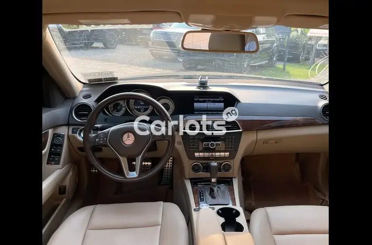 Foreign Used Mercedes-Benz C300 2013 for sale in Garki, Abuja - photo 3 of 5