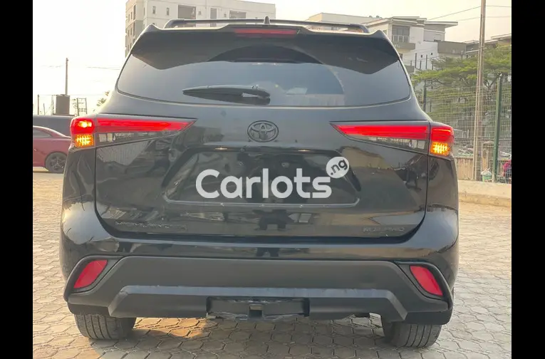 Tokunbo 2022 Toyota Highlander XLE - 5/5