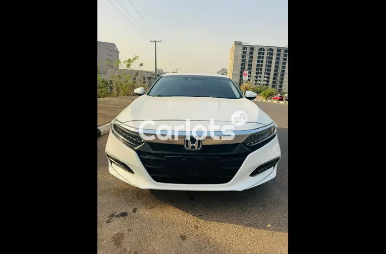 Few weeks used unregistered 2019 Honda Accord gearless - 1/5