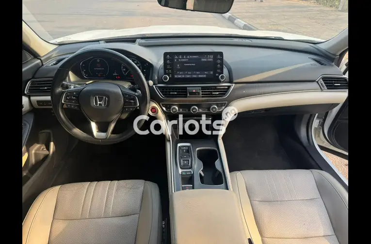 Few weeks used unregistered 2019 Honda Accord gearless - 2/5