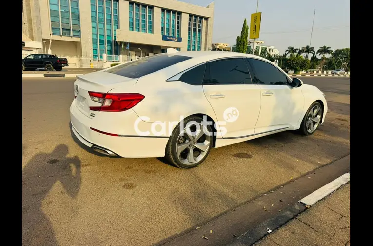 Few weeks used unregistered 2019 Honda Accord gearless - 4/5