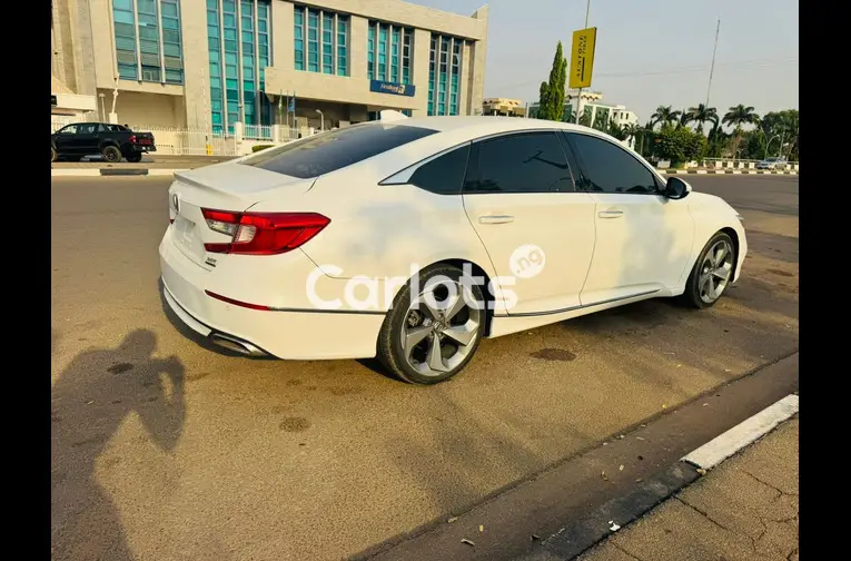 Few weeks used unregistered 2019 Honda Accord gearless for sale in Abuja, FCT - thumbnail 4