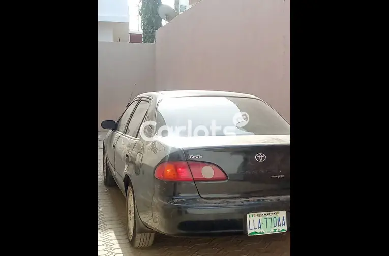 Used Toyota Corolla 2001