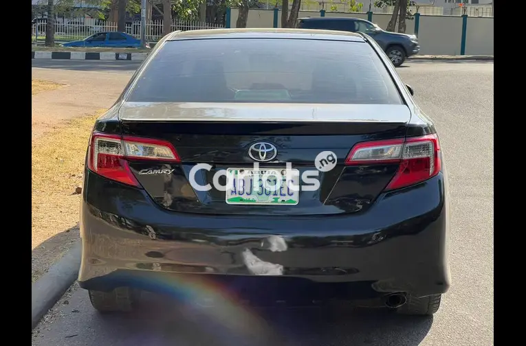 Nigerian Used Toyota Camry 2013 for sale in Garki, Abuja - photo 4 of 5
