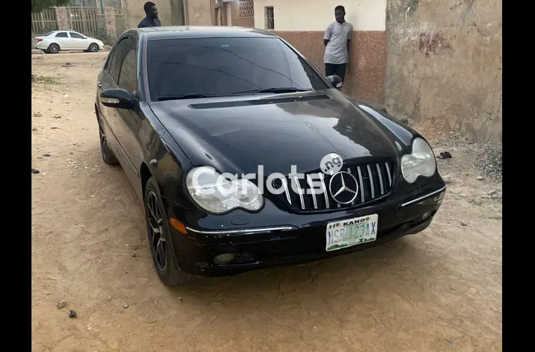 Used 2010 Mercedes Benz C240 for sale in Kano - thumbnail 1
